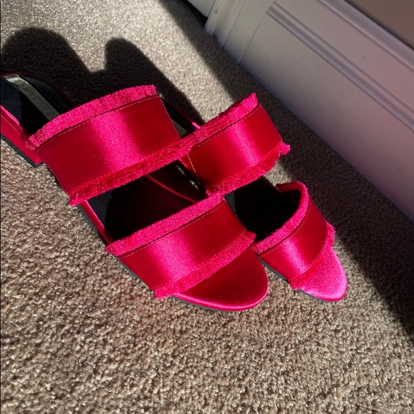 Kenneth Cole Sandals - Picture 3 of 16